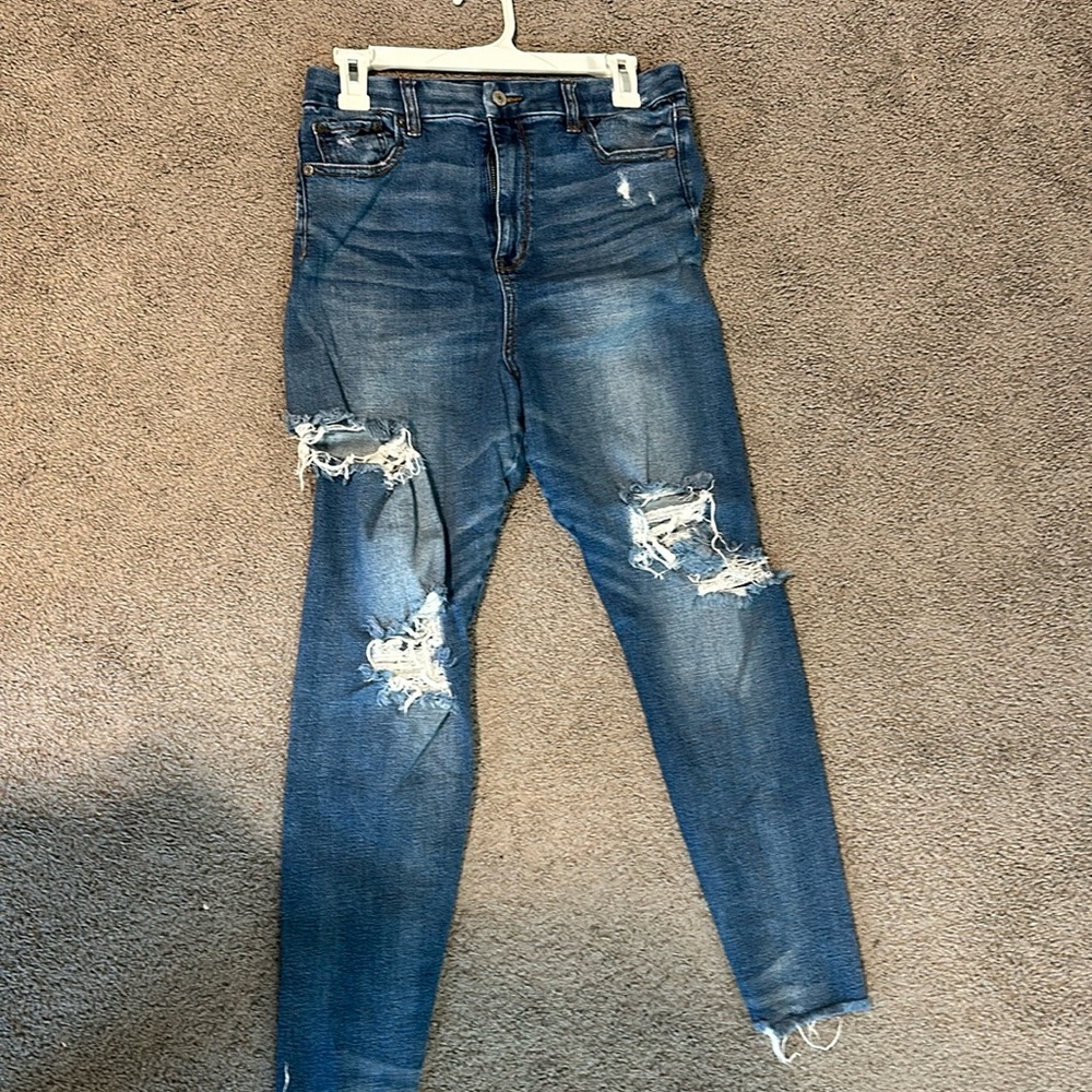 American eagle super stretch ripped jeans